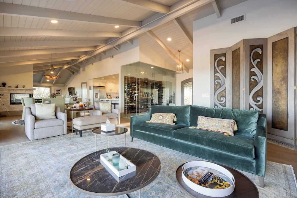 Private Pool, Firepit & Wine Room Near Top Paso Wineries Devi Ranch