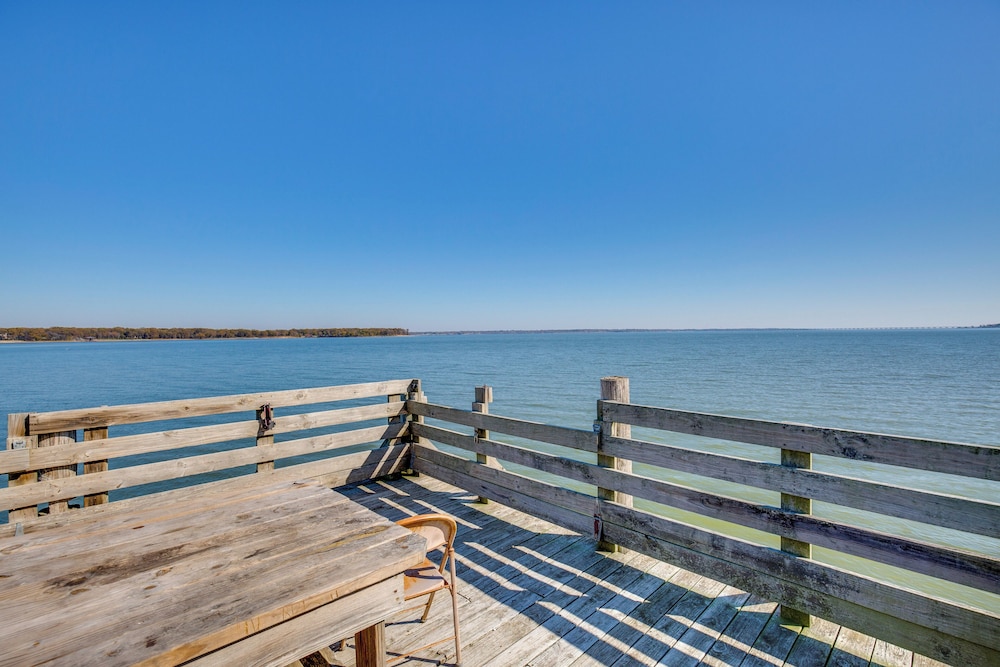 Indoor Pool & Boat Ramp: Lake Tawakoni Group Gem