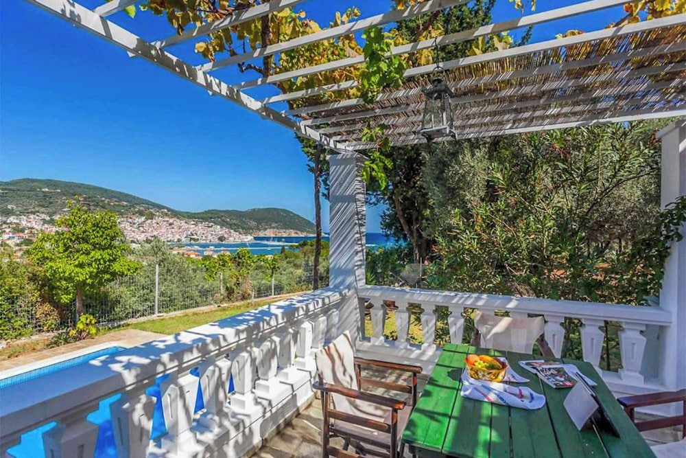 Villa Meropi