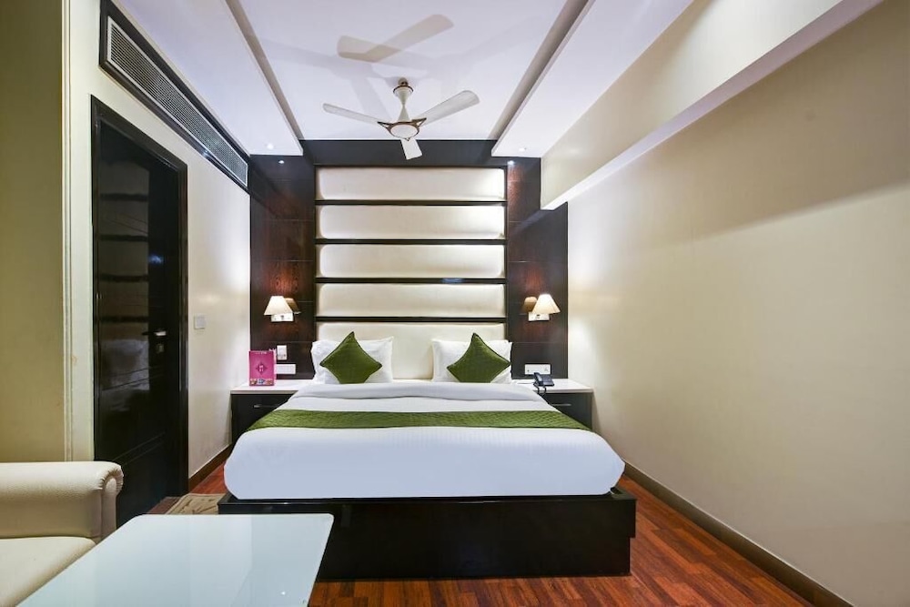 Hotel Geet Deluxe