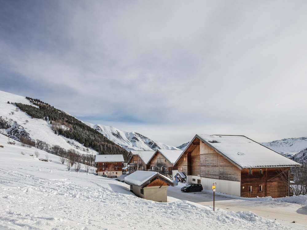 Apartment in French Alps With Heated Pool photo 4