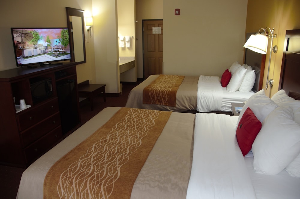 Americas Best Value Inn St. Robert view 3