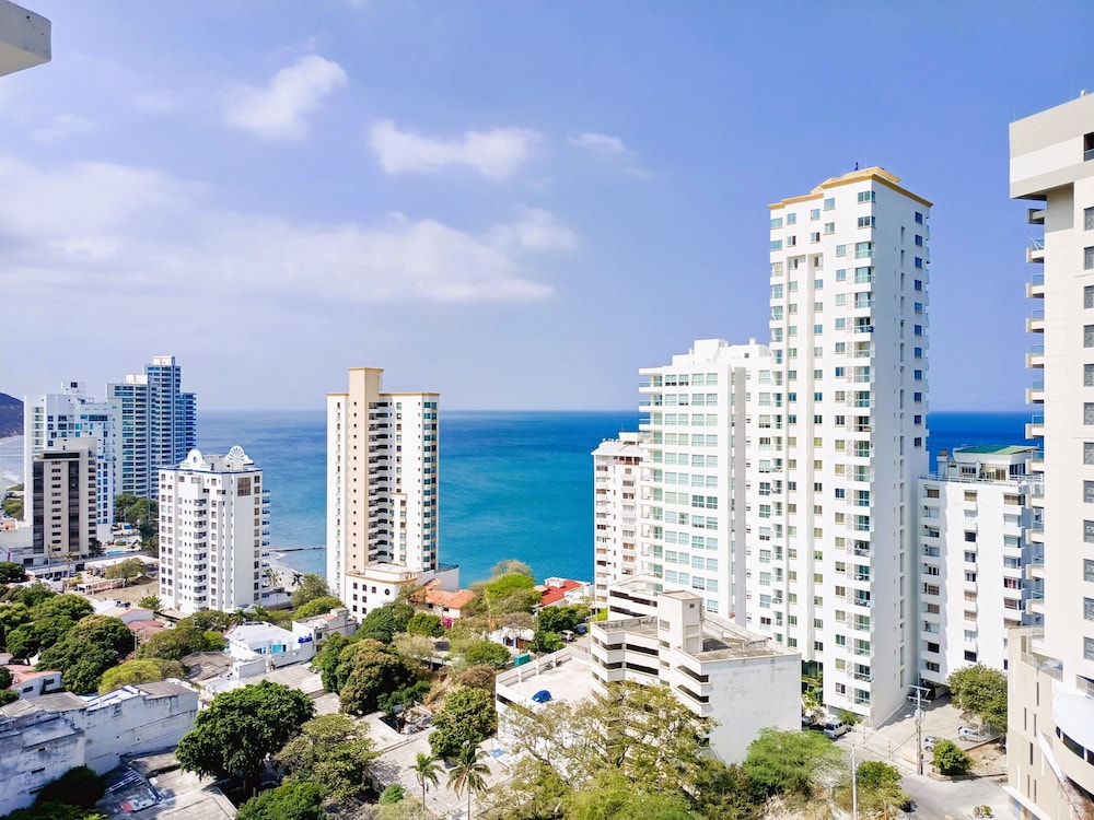 Apartasuites Ambar Roca - Rodadero