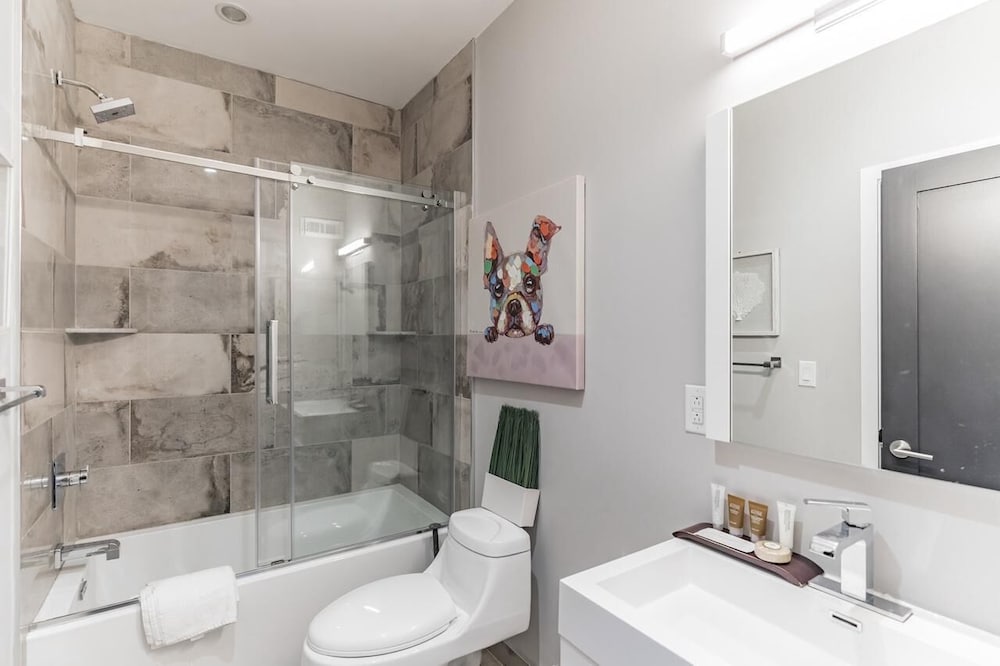 755 Capitol - A Exquisite 3 Bedroom Home in Fairmount view 2