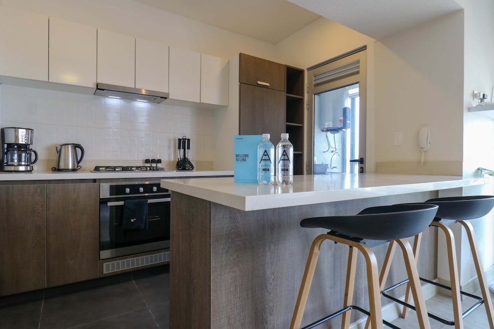 w Comfy 2BR w Park View in Miraflores
