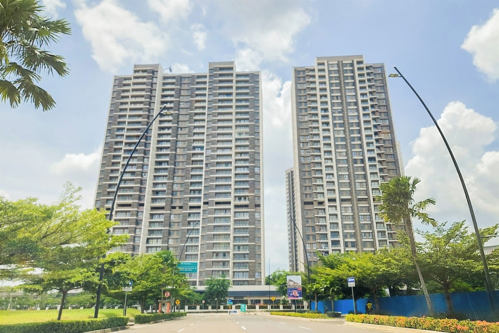 Cozy 2Br With Extra Room At Sky House Bsd Apartment