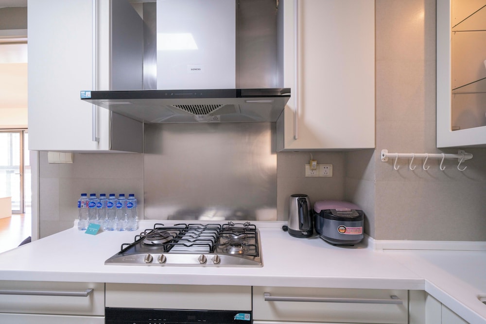 Tyms 3BR 2BA Apt Near Metro