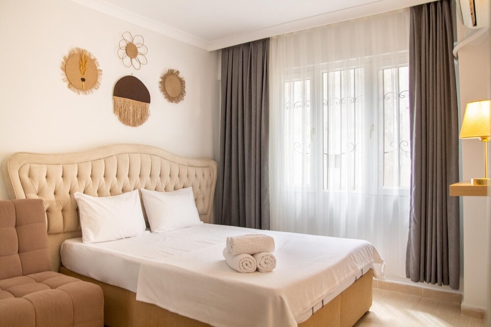 Spacious and Furnished Flat Next to Beach in Didim view 3