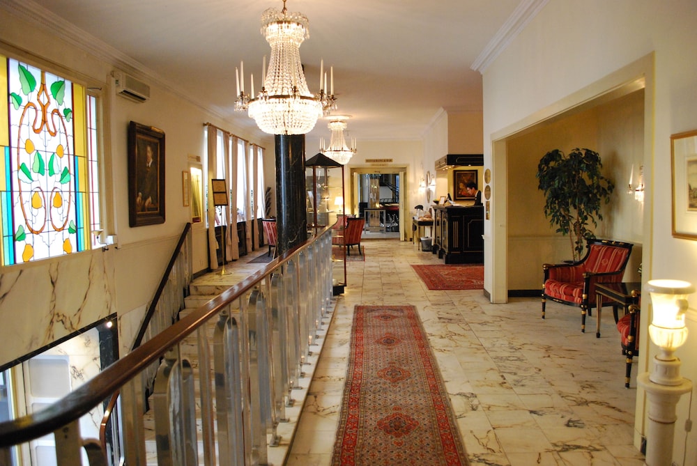Mayfair Hotel Tunneln 3