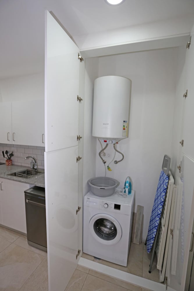 B88 - Mendon a Street Apartment
