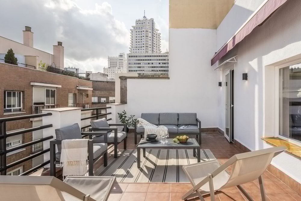 Trentola - 3 Bedroom in Malasa a