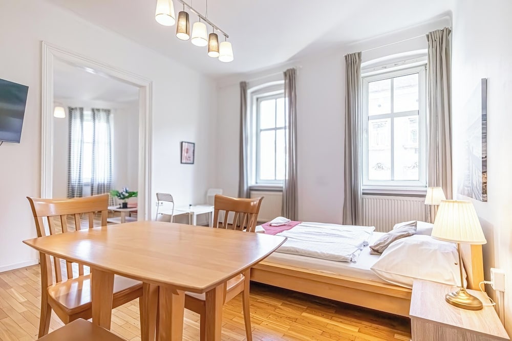 Affordable Apartment Near Stadthalle