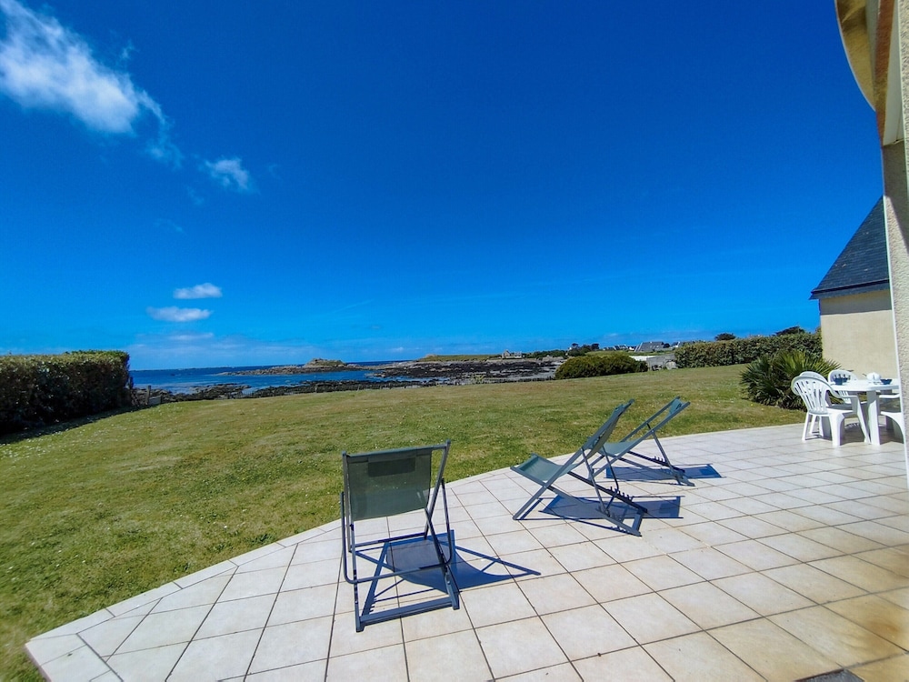 House in Ploudalmezeau With Beach Access