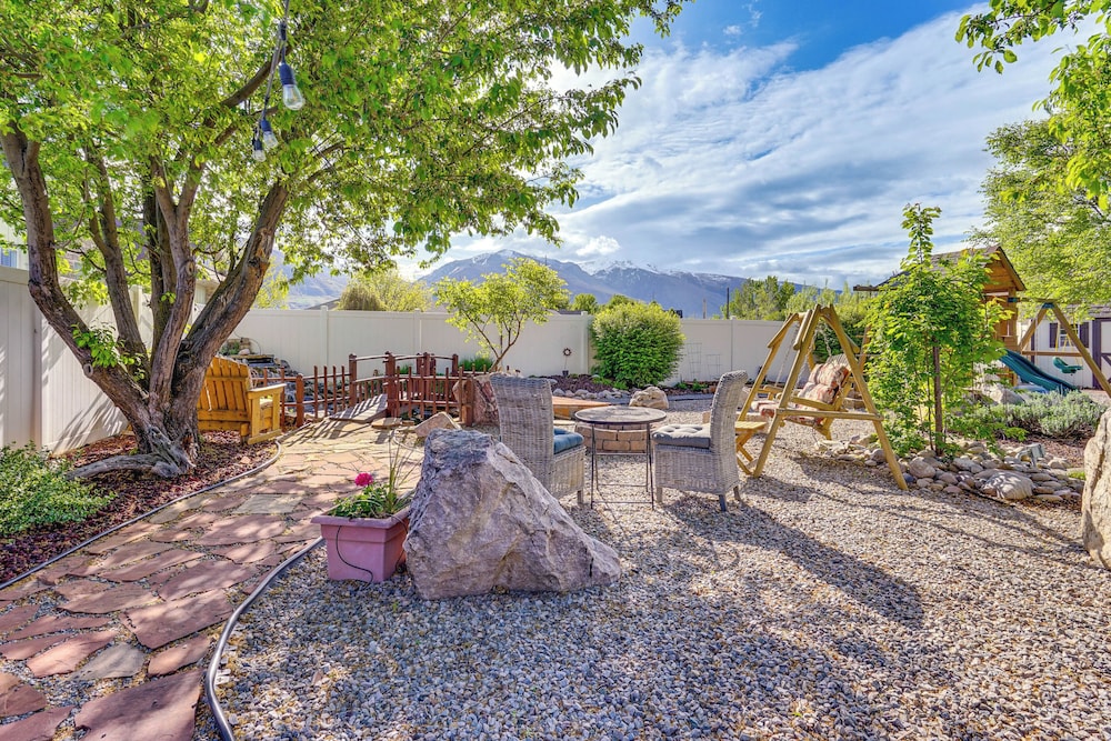 Cozy Kaysville Vacation Rental w/ Mountain Views!