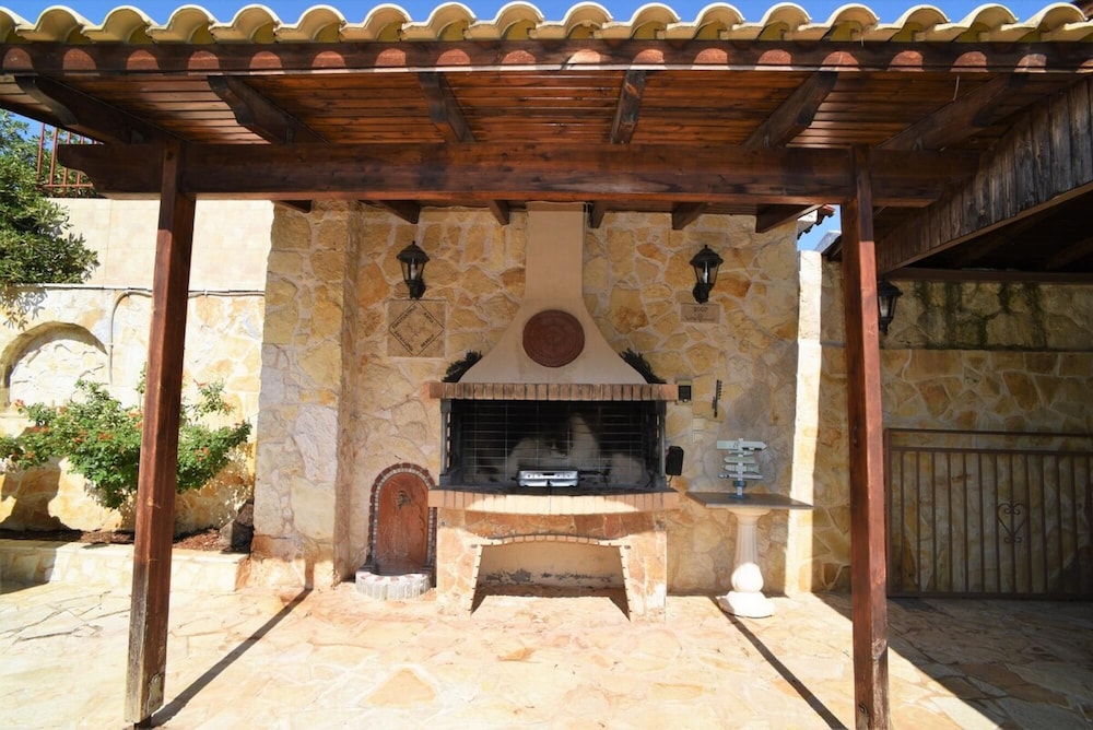 Villa Maria Kineta Town view 4