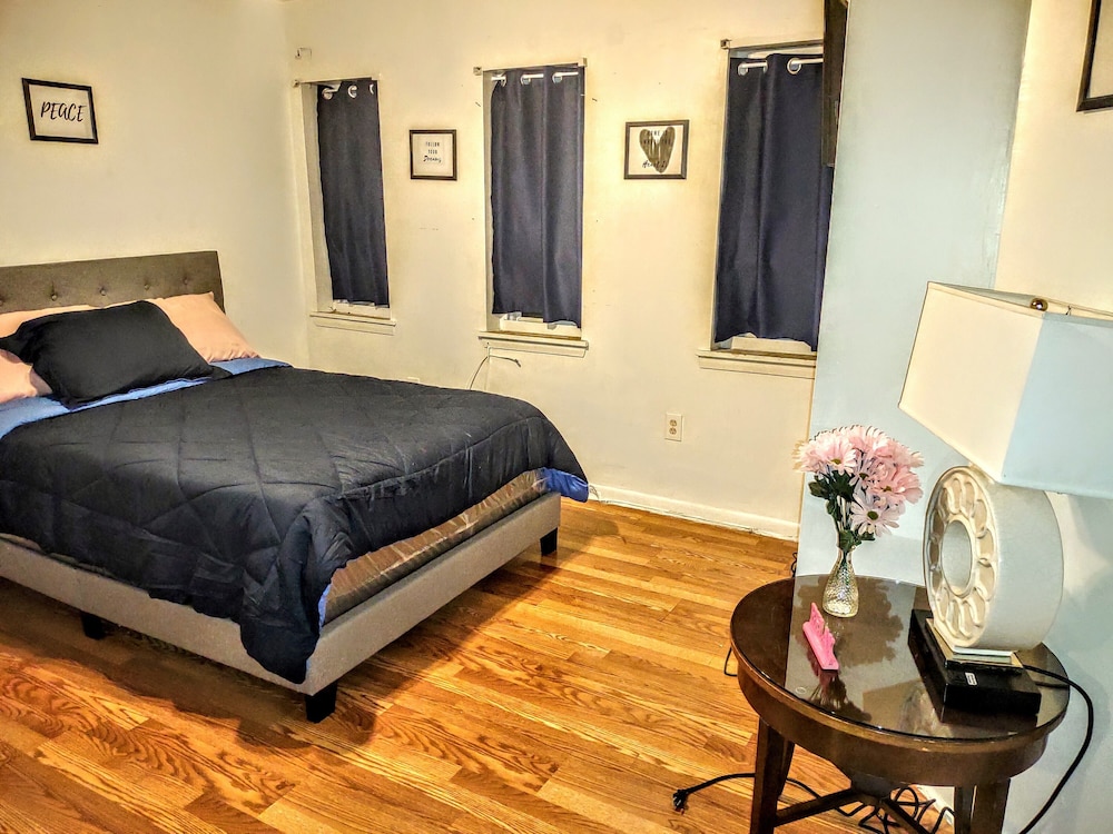 HarlemHouse - Property Image 2