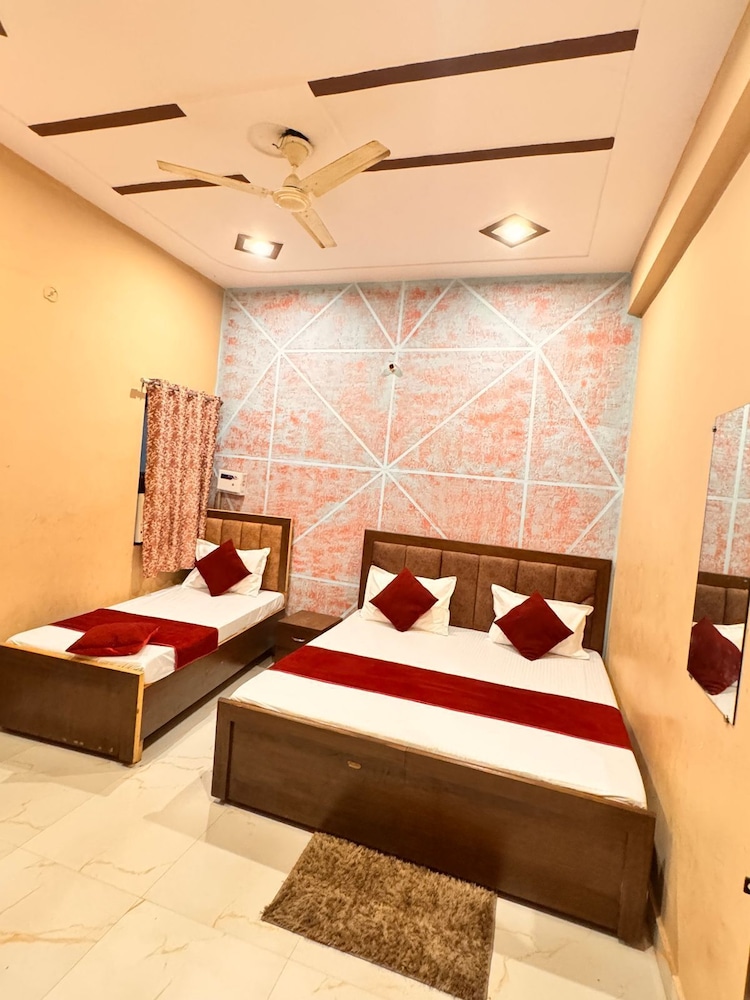 Hotel Raghav Dham