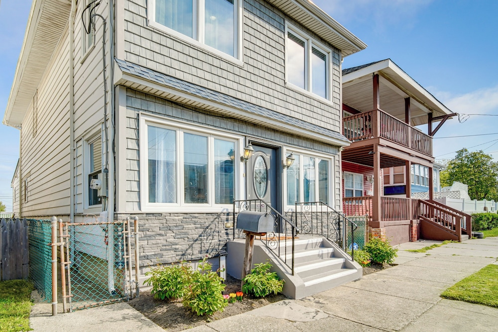 Eclectic Atlantic City Home ~ 1 Mi to Casinos!