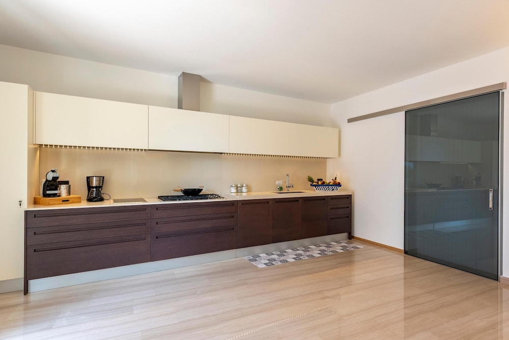 Life View Luxury Apartment