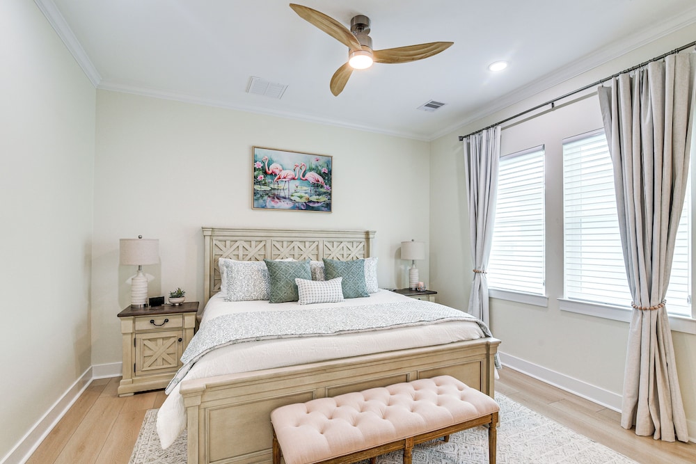Walk to Beach: Galveston Gem w/ Pool Access