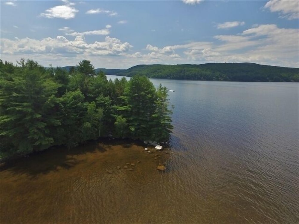 433 Kamaniskeg Lake 3 Bedroom Cottage