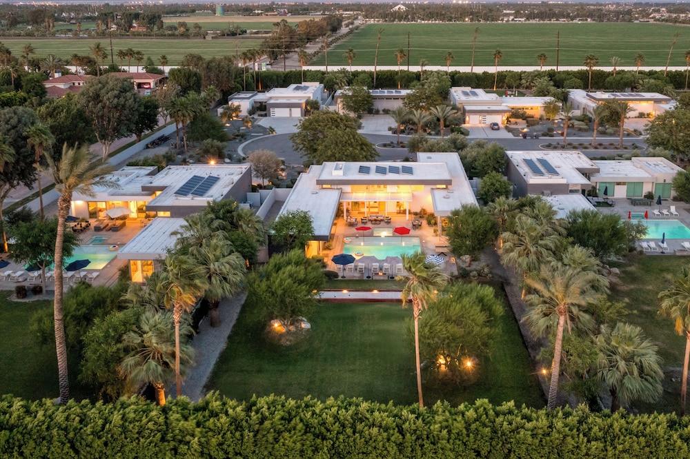 The Polo Villas by AvantStay – Modern Oasis Near Empire Polo Club