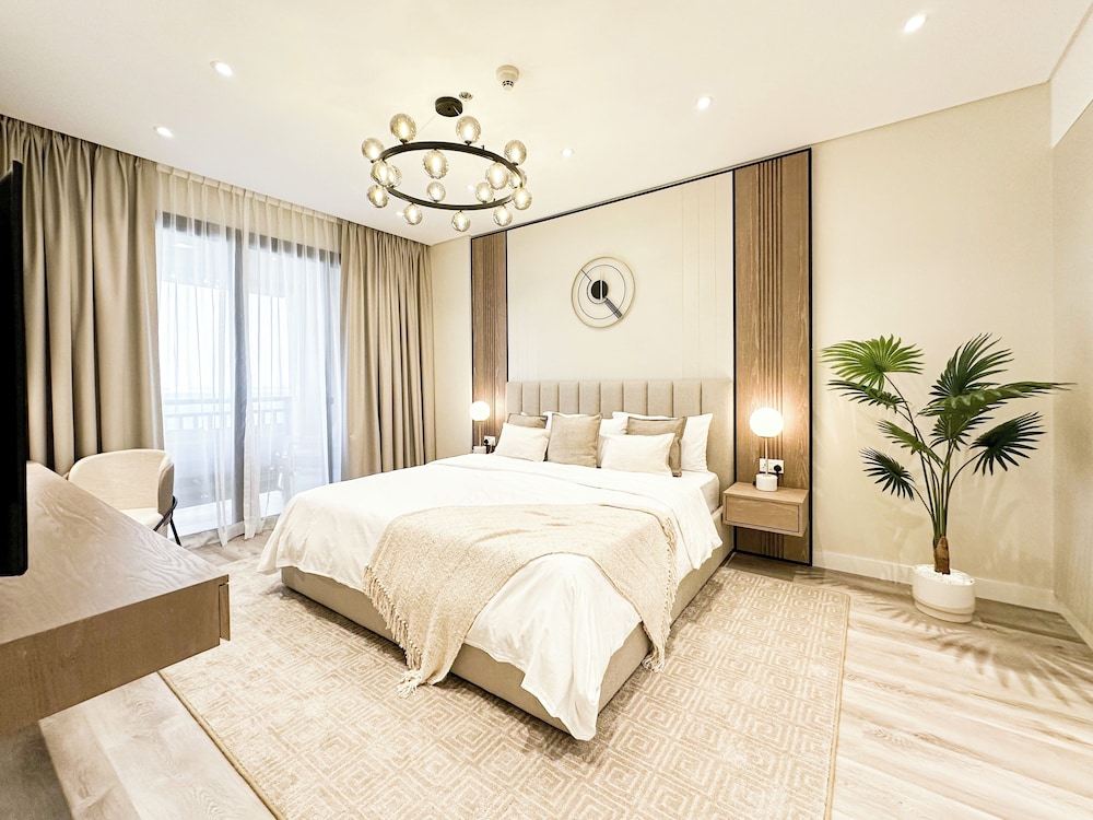 Resort Apartments - Royal Amwaj South