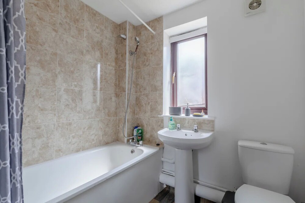 Vibrant & Snug 2BD Flat - Beckton