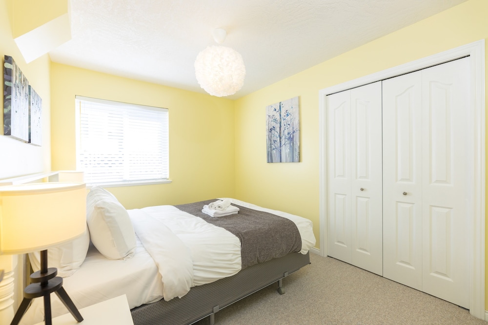 2298 Setchfield Ave - Image 1