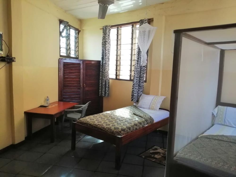 Ukunda Vacations - Diani Travelers Guest House - Property Image 2