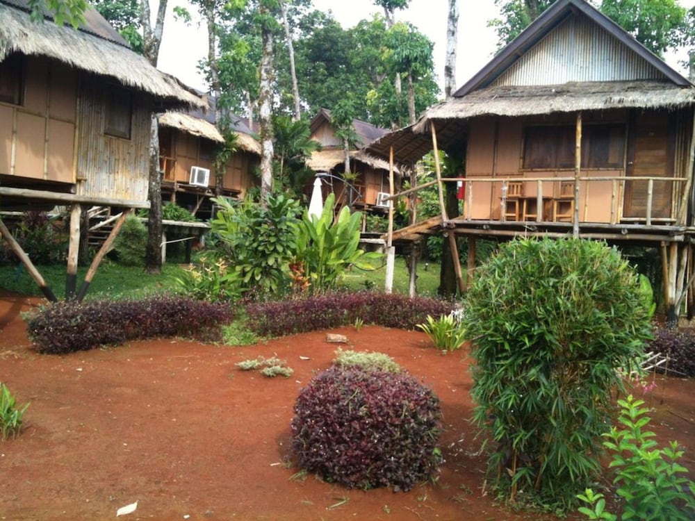 Bamboo Hideaway Resort