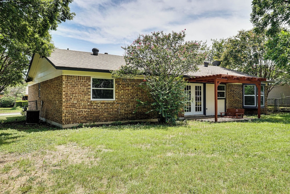 Family Home in Ft Worth Suburbs Near Benbrook Lake
