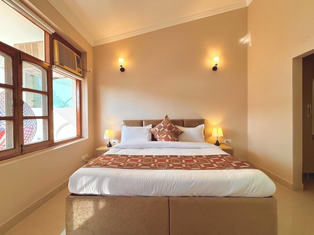 Luxury 4 Bedroom's Independent villa