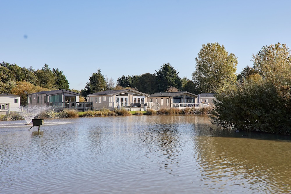 Host Stay Pine Lodge