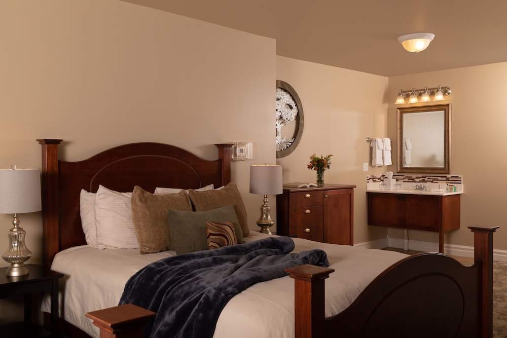 The Oakwood Inn Okoboji - Adults Only