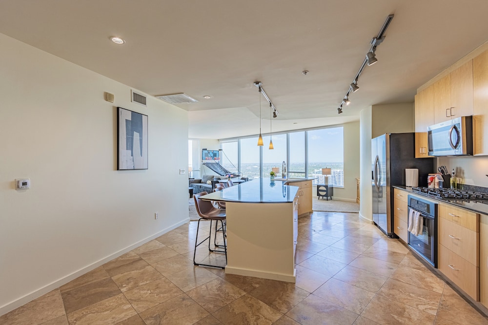 ROVE LIVING/KL - 44 Monroe