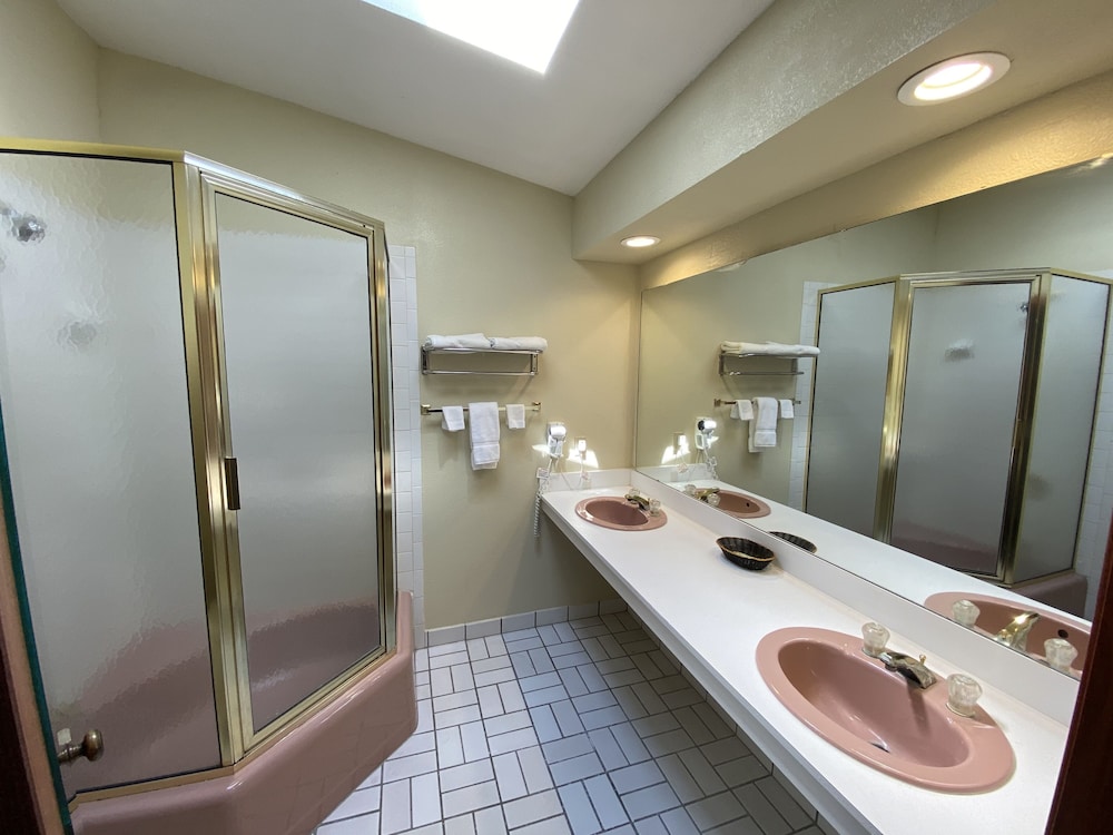Campus Inn Motel
