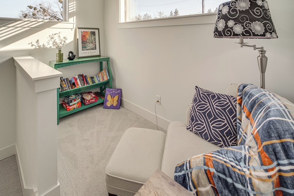 Eagle Point Golf Retreat: Pool Access + Patio!