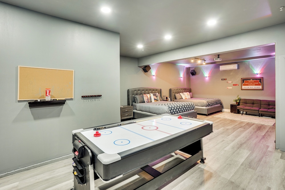 3 Mi to Disneyland: Home w/ Hot Tub + Game Room