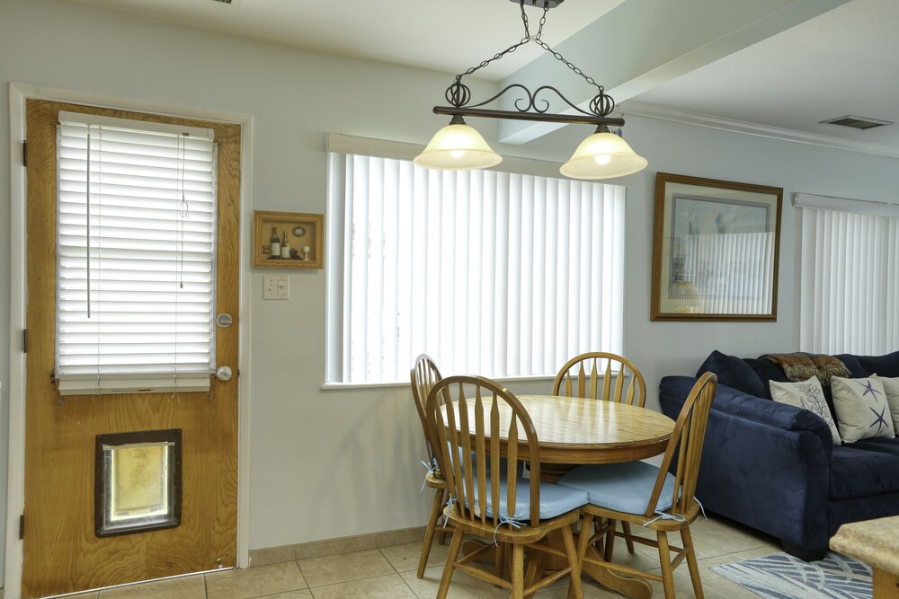 331 San Luis 2 Bedroom Duplex by RedAwning view 5