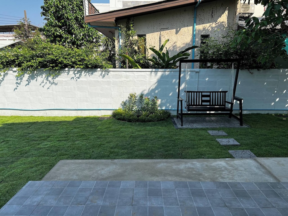 5 Beds 452sqm With Private Garden Pet-friendly Cctv Quiet and Homey