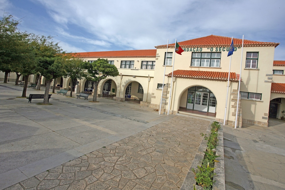 Hotel Turismo do Século Guest House - Image 1