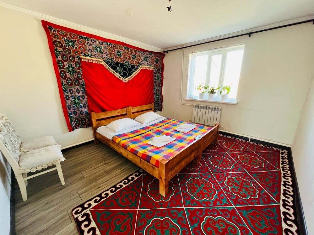 DADOW Guesthouse