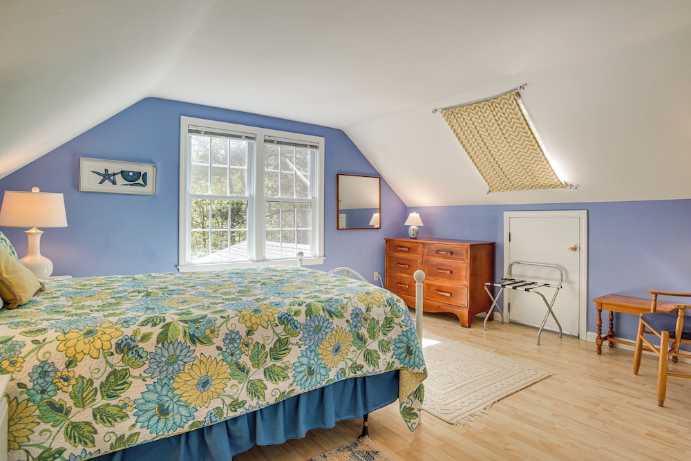 1/2 Mi to Cooks Brook Beach: Cozy Cape Cod Retreat