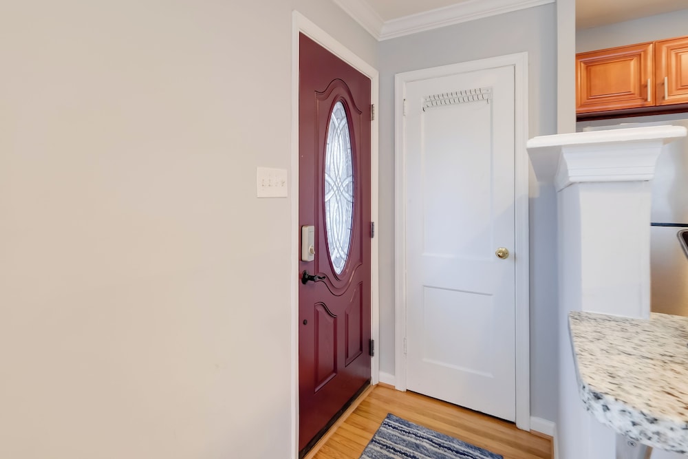 DC Area Home ~ 1 Mi to Metro: WFH Friendly!