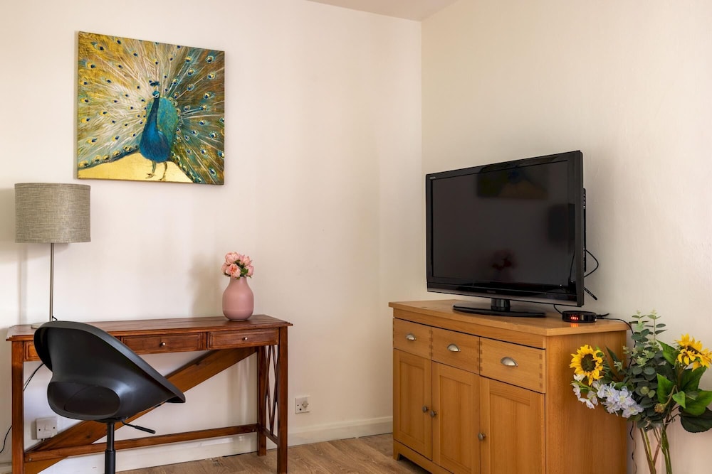 Beautiful 1 Bedroom Apartment With a Garden in Fulham