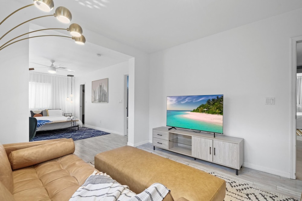 Mid Century Stunner by Homeslice Stays