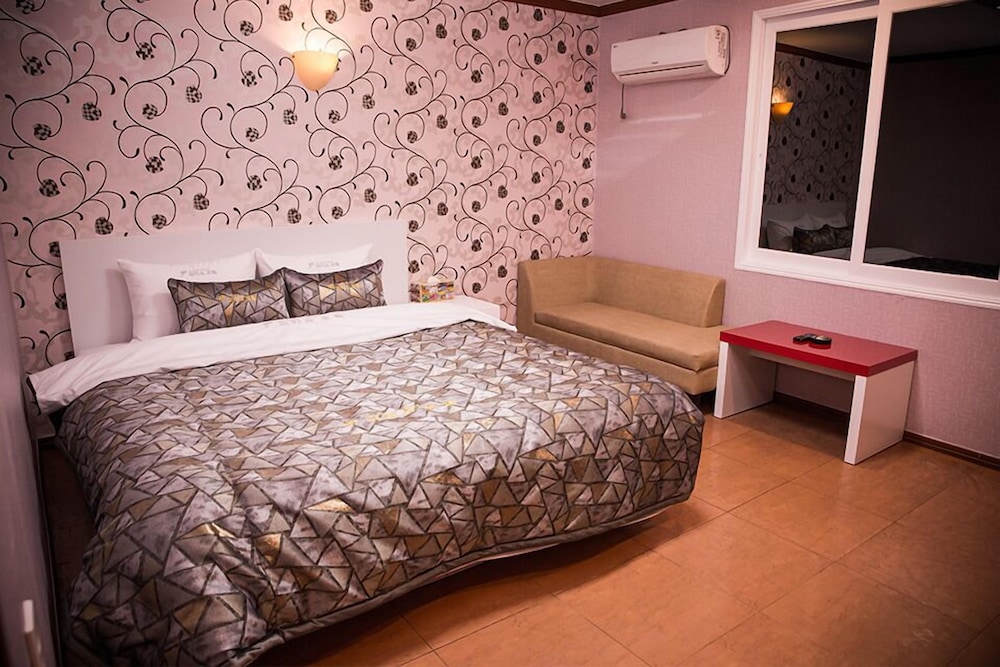 Picasso Motel