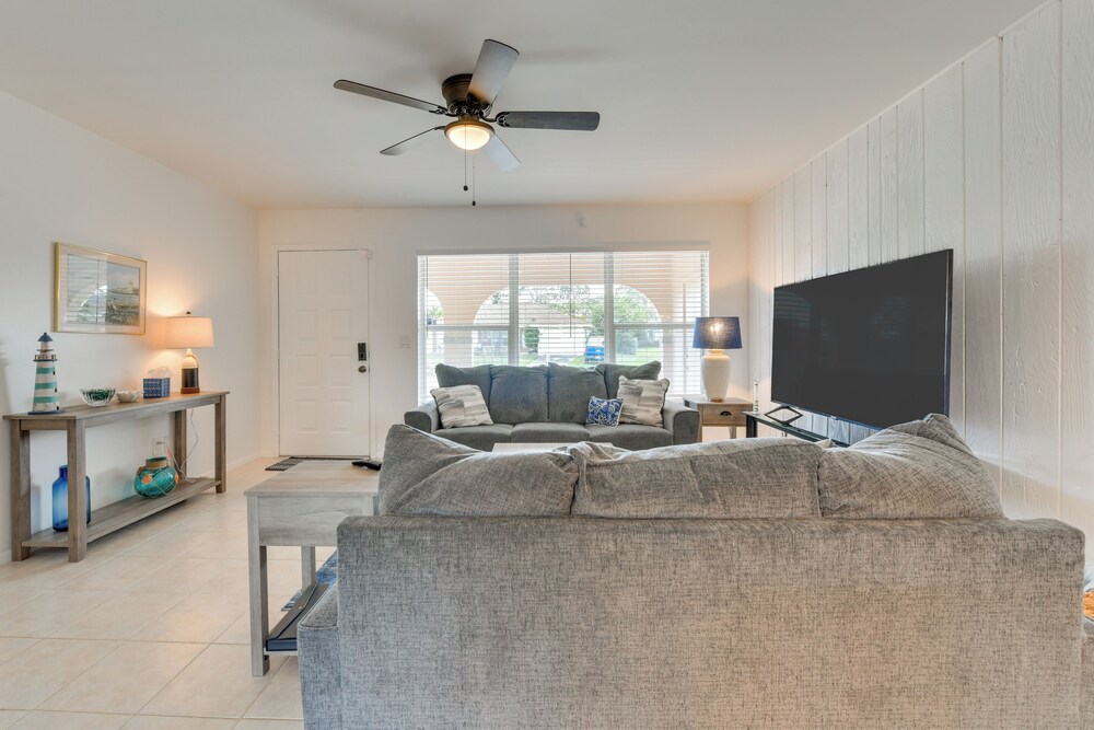 Canal-front Fishing & Pool: North Port Home