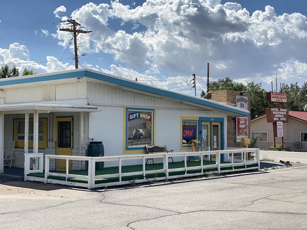 Rainbow Inn & Cottages